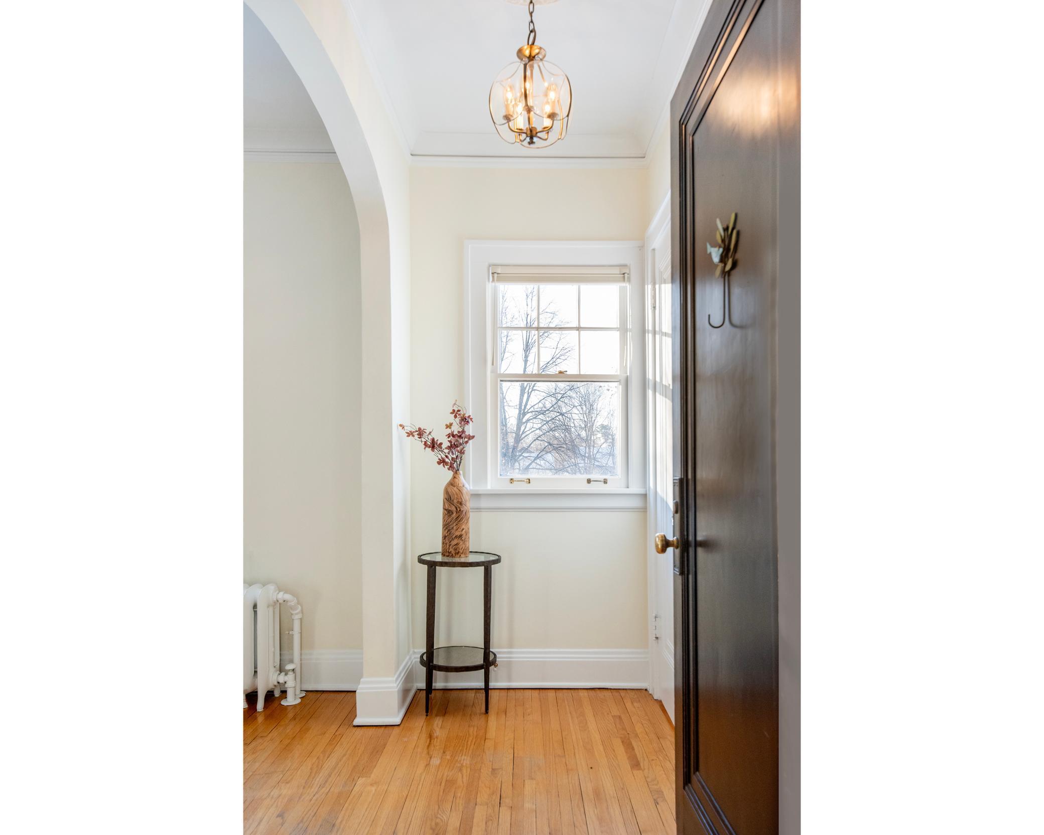 1917 Summit Avenue 2