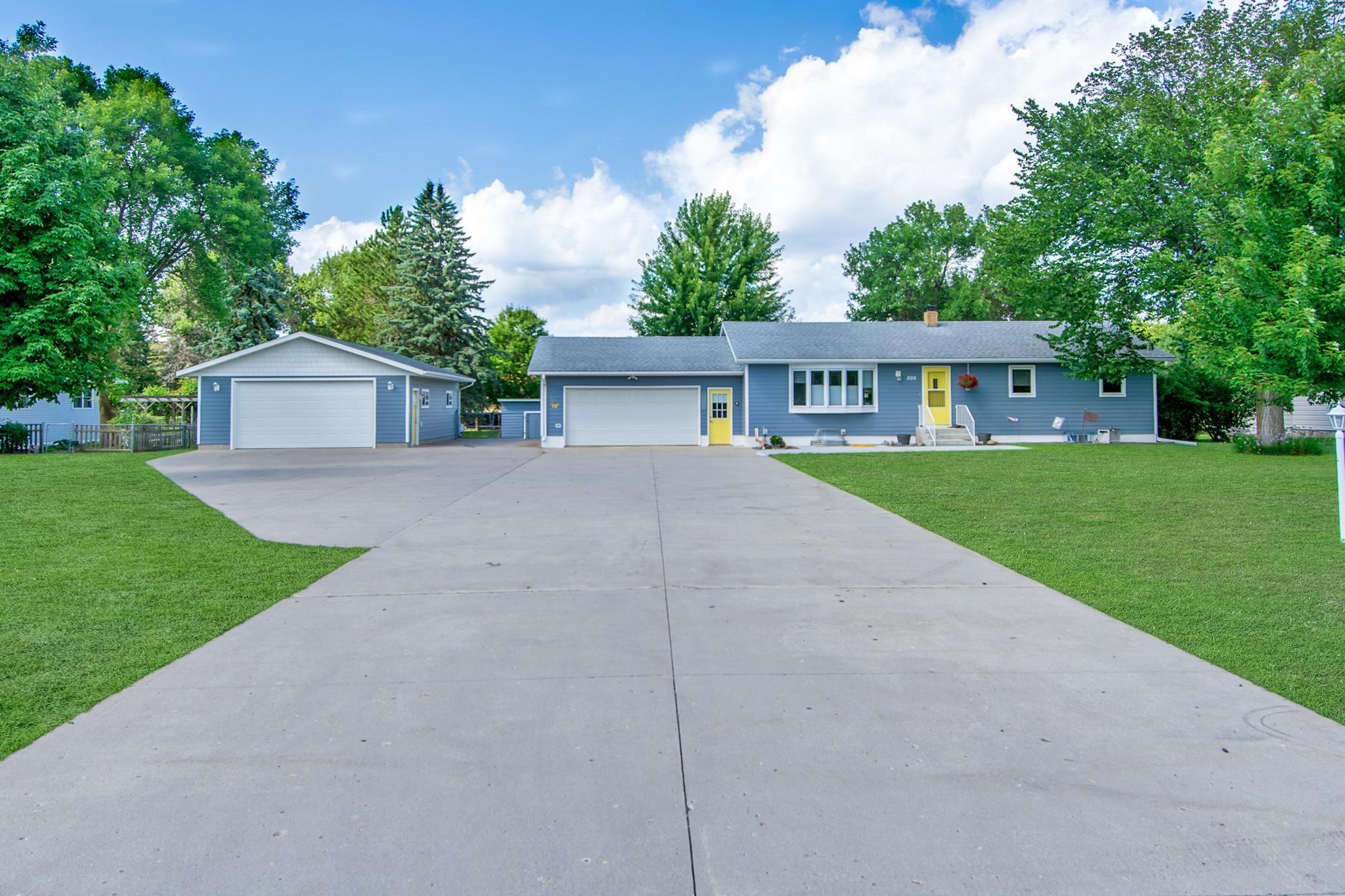 205 Prairie Avenue NE