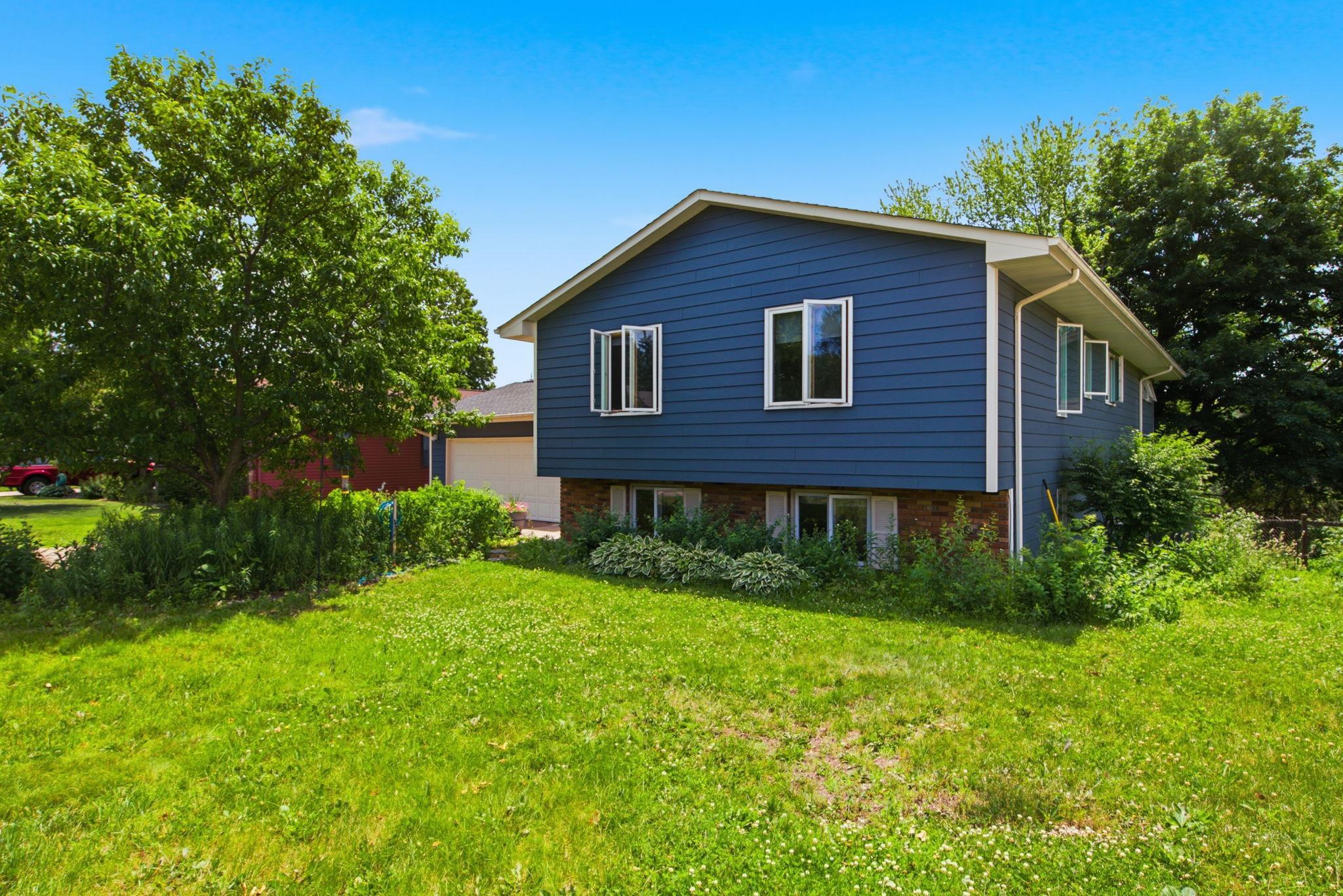 2744 Chisholm Avenue