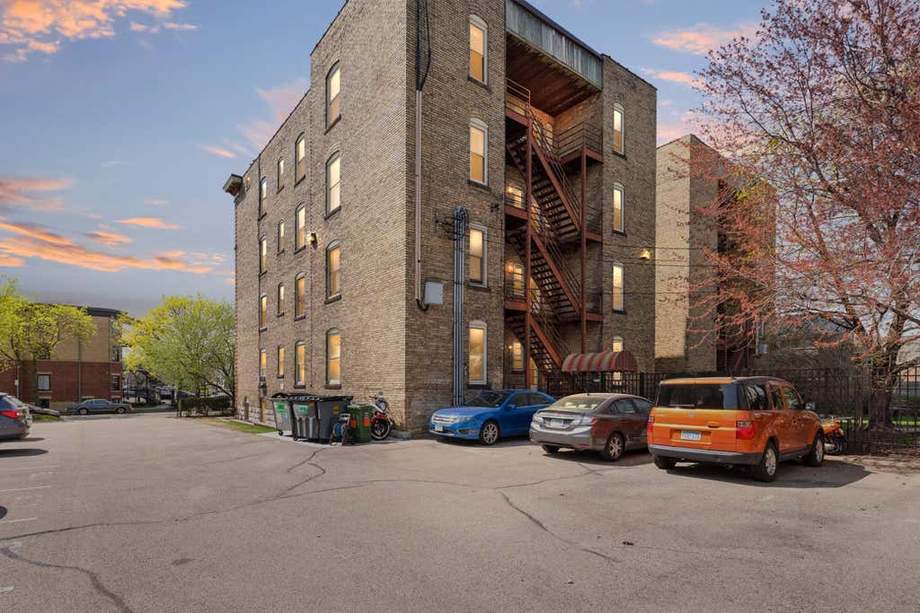Photo of 2421 Emerson Avenue S #107, Minneapolis, MN 55405 (MLS # 7117546)