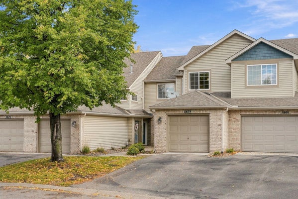 11679 LANGFORD CIR APT 904, BURNSVILLE, MN 55337 - Image f7f34f9fbc814fe8fd488f6f4ee8e7fd/3220158338