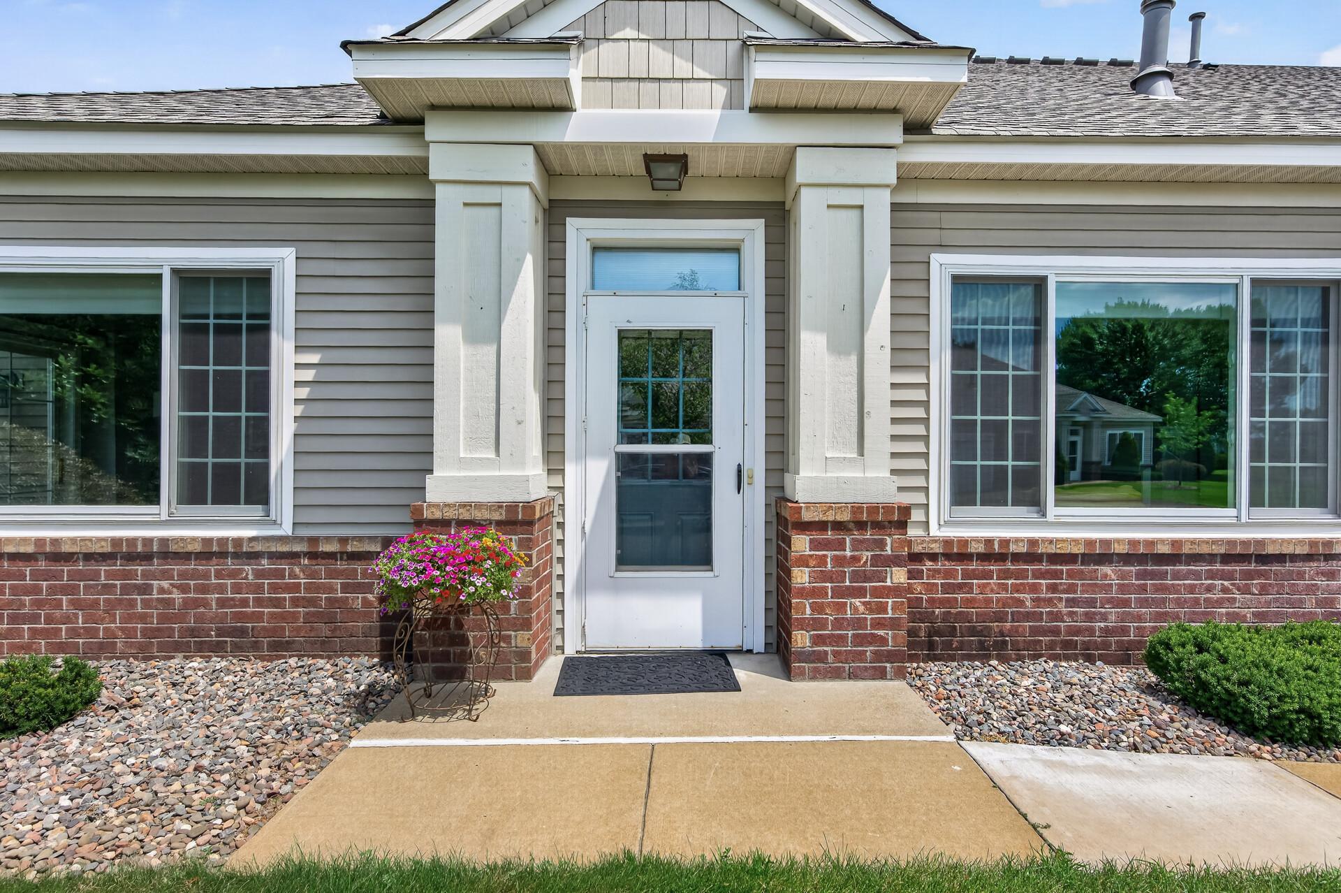 5815 Prairie Ridge Drive