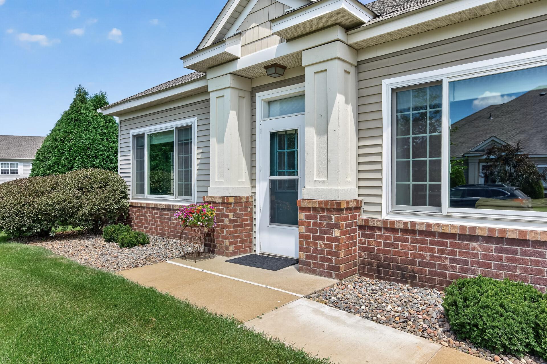 5815 Prairie Ridge Drive