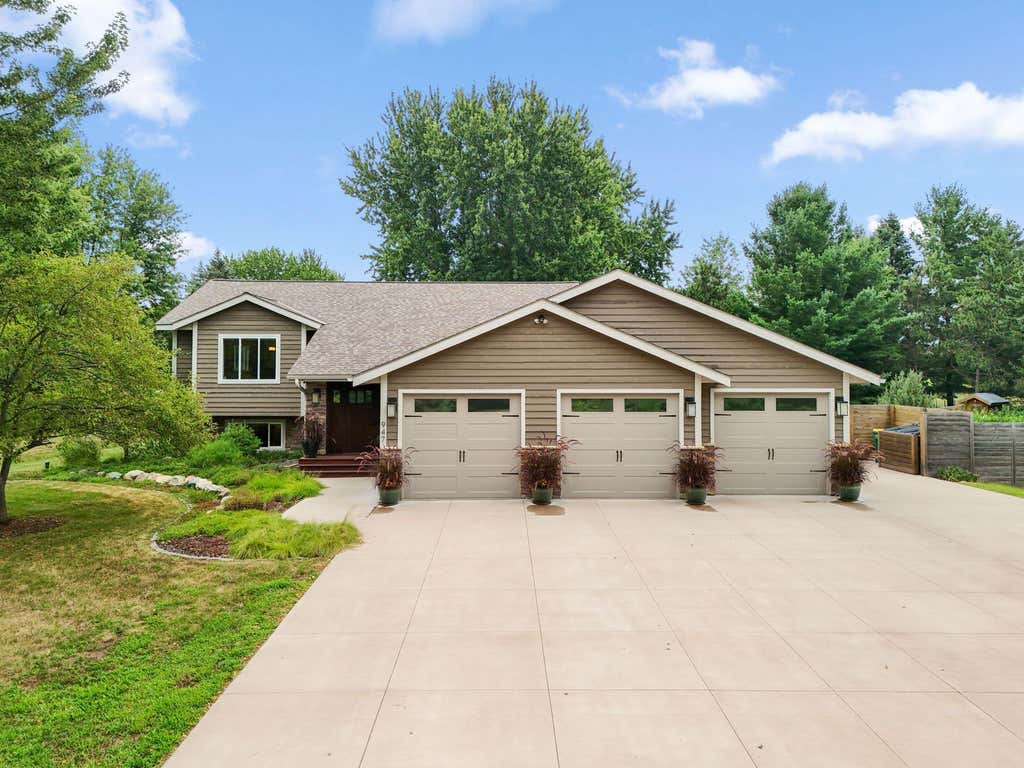 Photo of 947 Sherman Road, Hudson, WI 54016 (MLS # 7126548)
