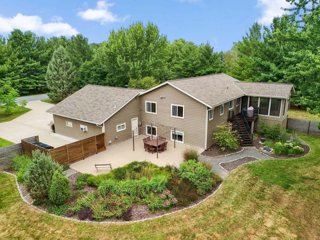 Photo of 947 Sherman Road, Hudson, WI 54016 (MLS # 7126548)