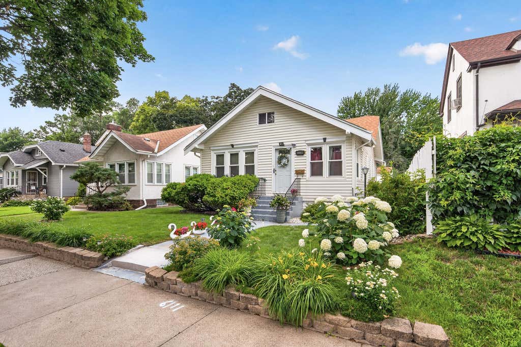 Photo of 4224 Stevens Avenue, Minneapolis, MN 55409 (MLS # 7134136)