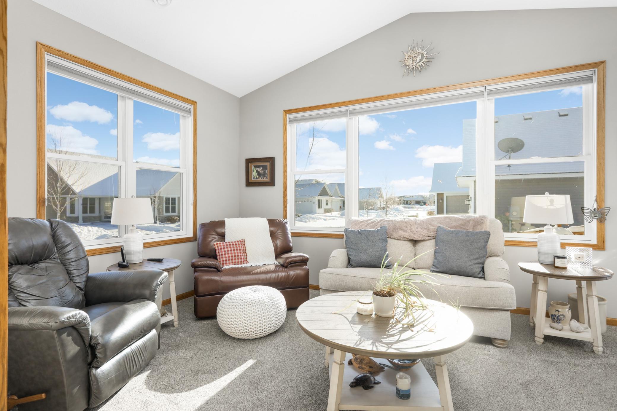 14952 Empress Avenue N