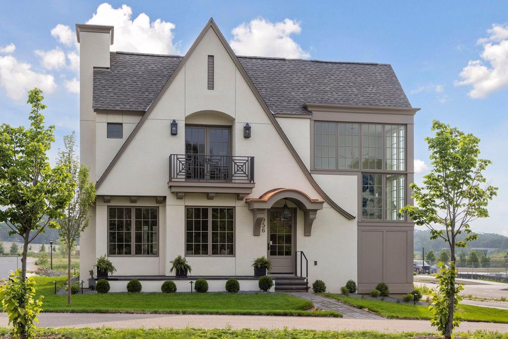 Photo of 956 Mississippi River Boulevard S, Saint Paul, MN 55116 (MLS # 6745648)