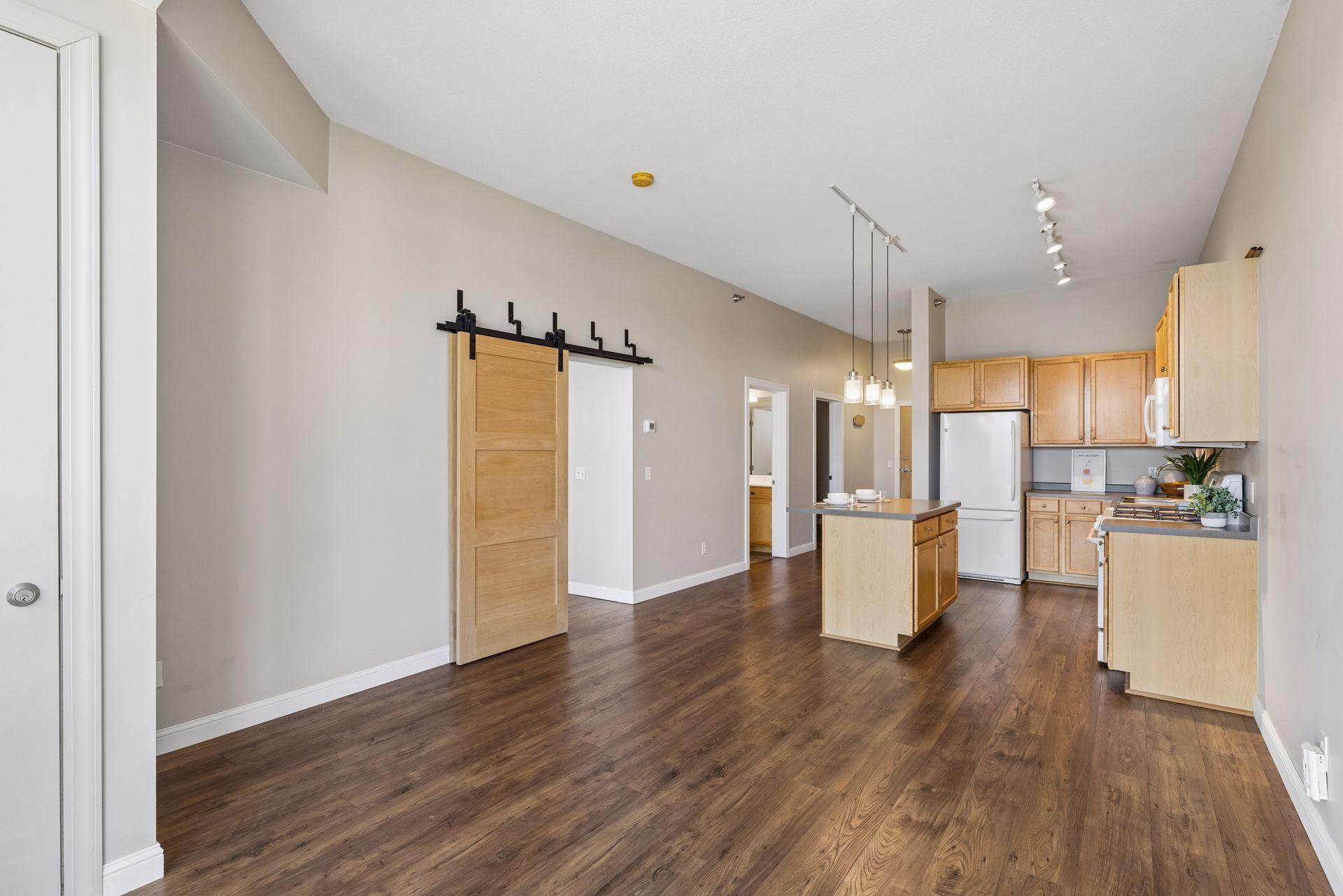 2650 University Avenue W 523