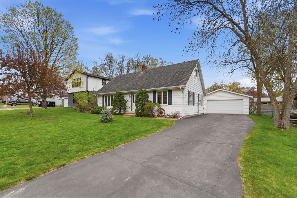 Photo of 752 11 1/2 Street N, Sauk Rapids, MN 56379 (MLS # 7047180)