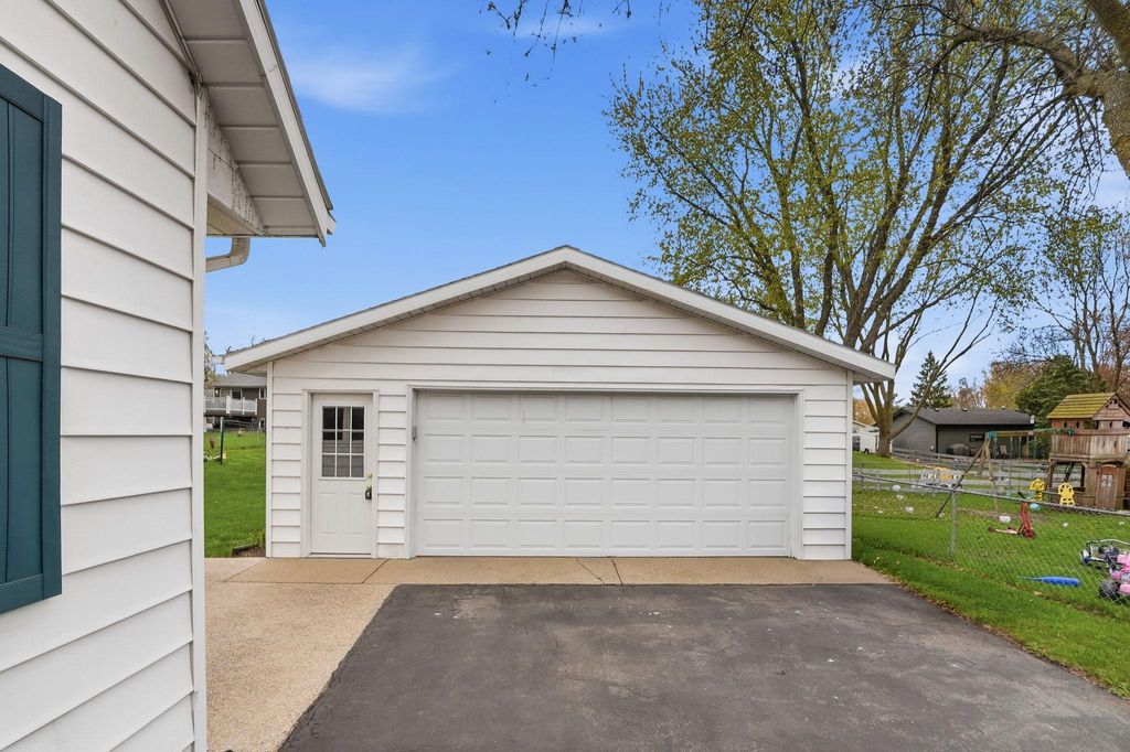 Photo of 752 11 1/2 Street N, Sauk Rapids, MN 56379 (MLS # 7047180)