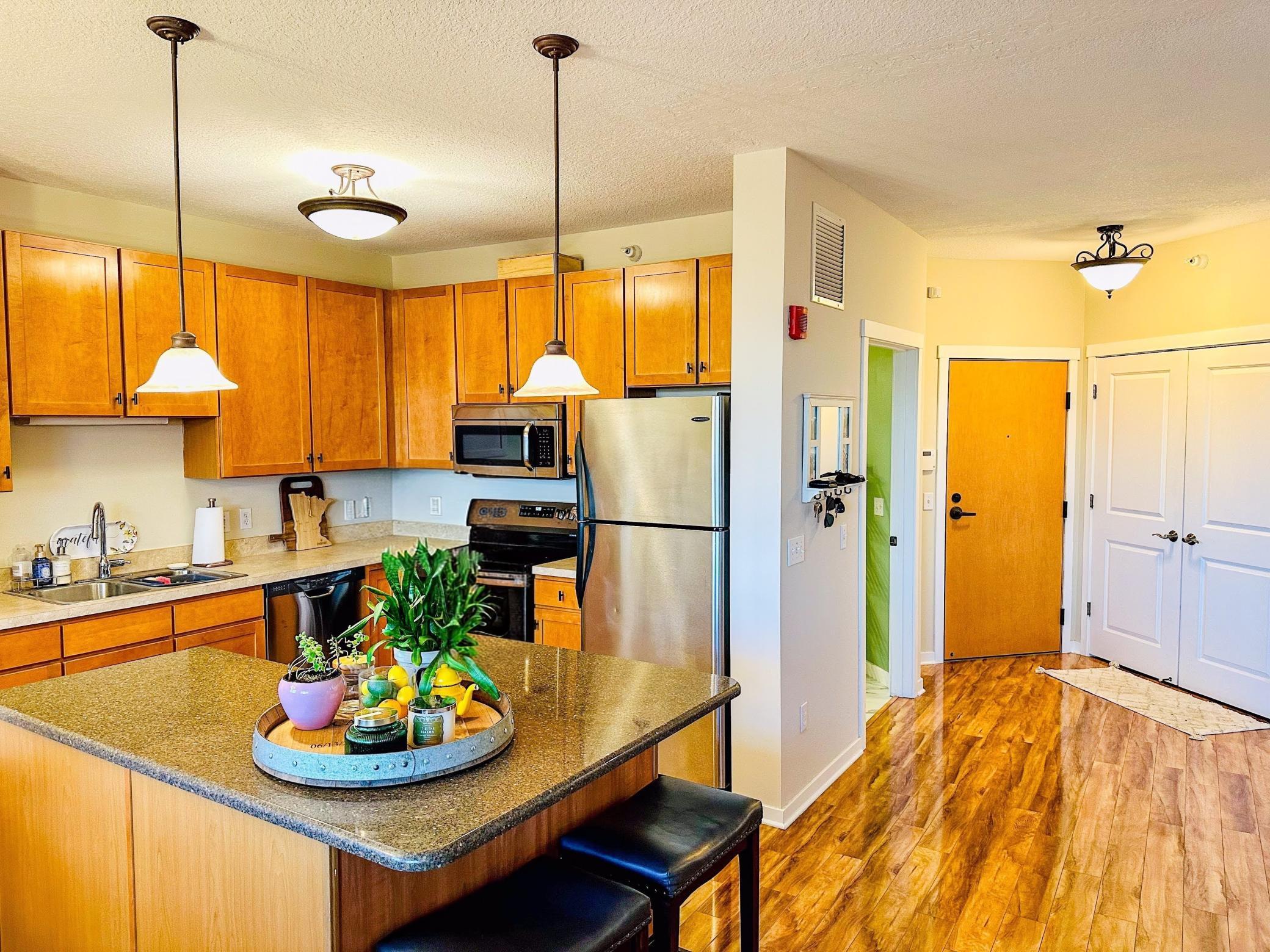 1070 Grandview Court NE 304