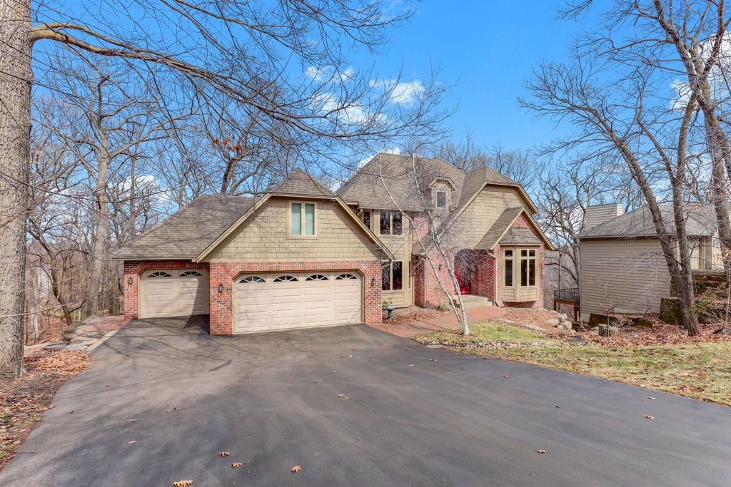 Photo of 16048 Baywood Lane, Eden Prairie, MN 55346 (MLS # 7049226)