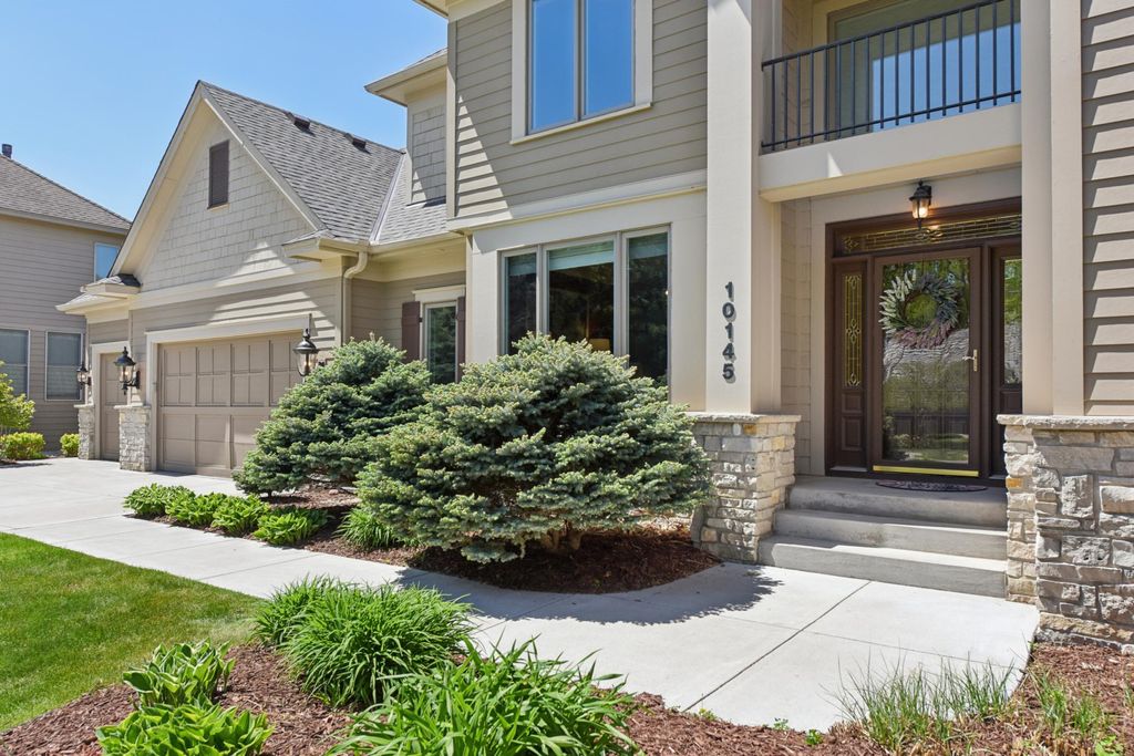 Photo of 10145 Powers Lake Trail, Woodbury, MN 55129 (MLS # 7036102)