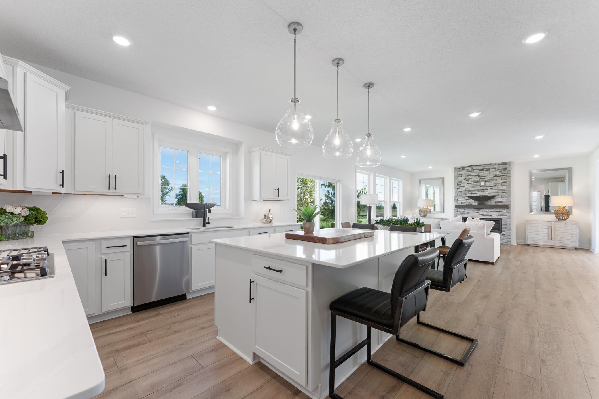 1872 Royal Boulevard N