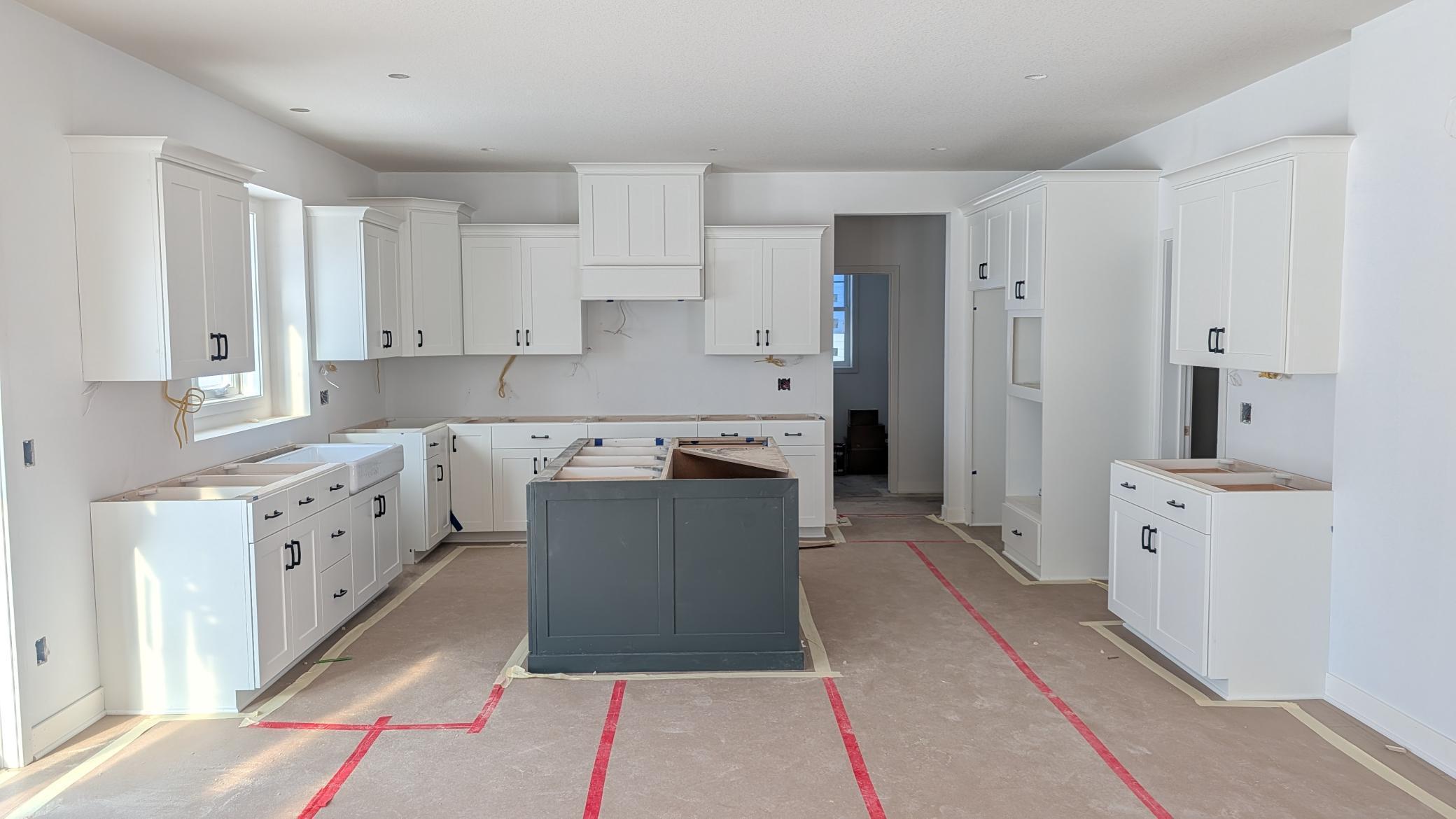 1872 Royal Boulevard N