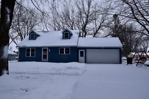 935 4th Street NE Sibley IA 51249