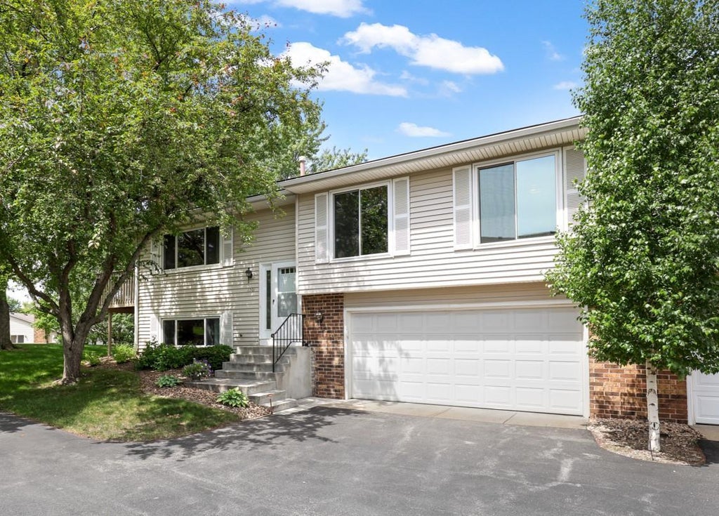 Photo of 1501 W 140th Street, Burnsville, MN 55337 (MLS # 7125832)