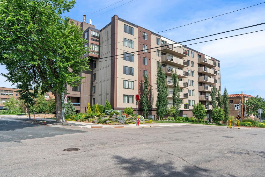 Photo of 2800 W 44th Street #302, Minneapolis, MN 55410 (MLS # 7100030)