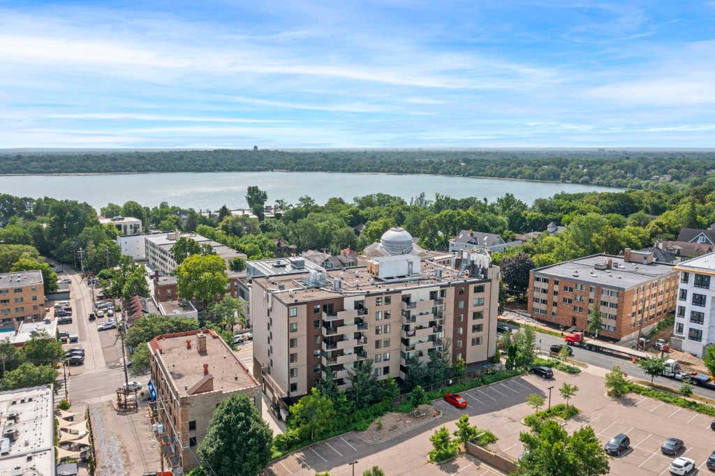 Photo of 2800 W 44th Street #302, Minneapolis, MN 55410 (MLS # 7100030)