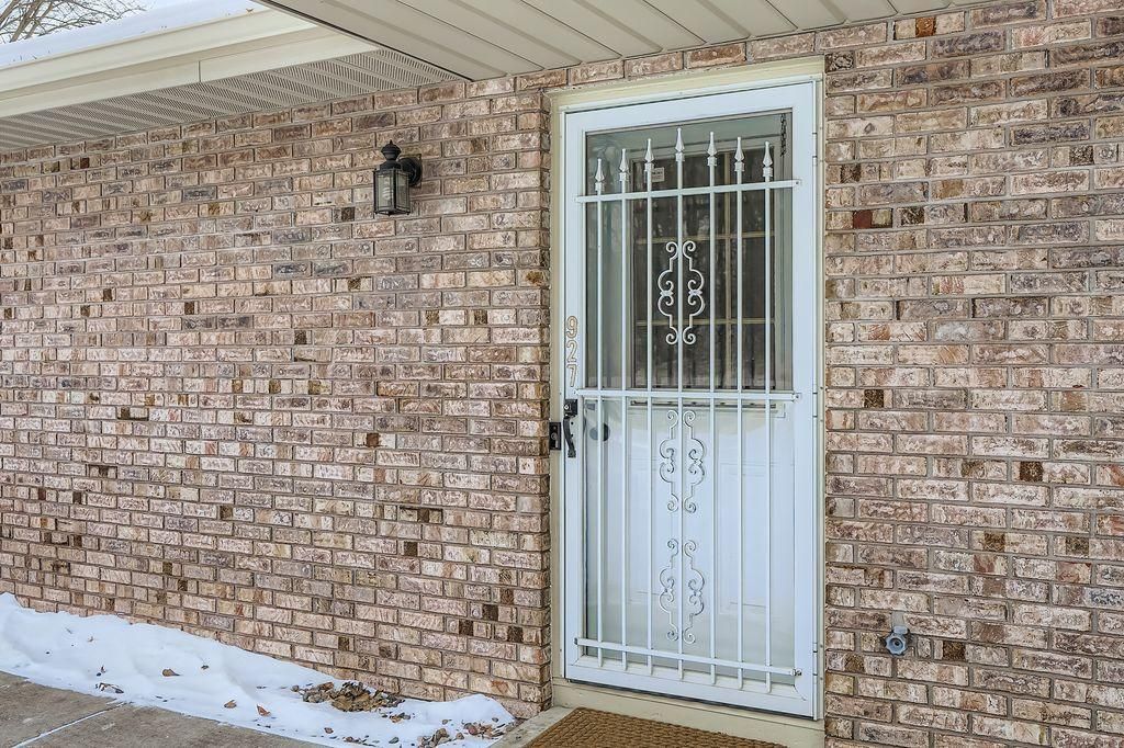 Photo of 927 Pond View Court, Vadnais Heights, MN 55127 (MLS # 6824092)