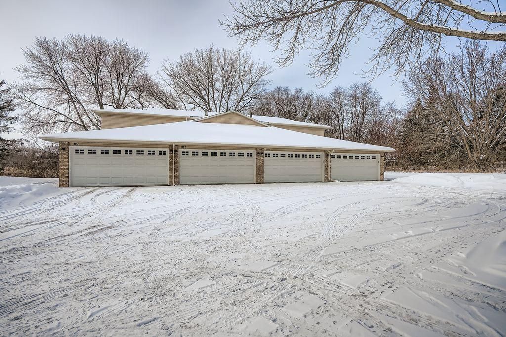 Photo of 927 Pond View Court, Vadnais Heights, MN 55127 (MLS # 6824092)