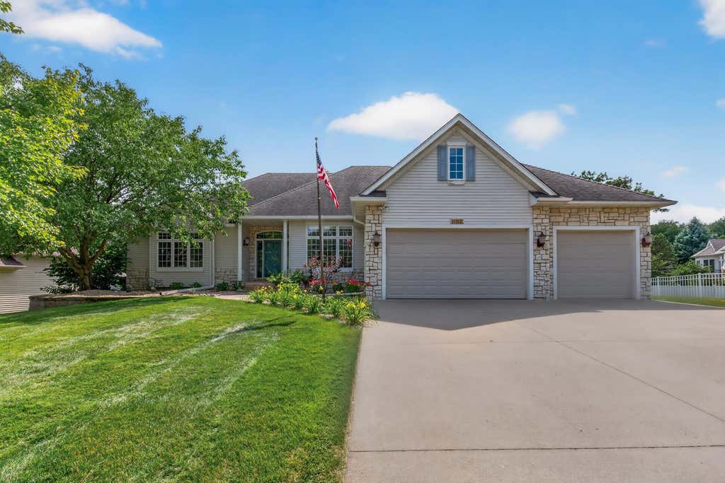 Photo of 11312 Kenworth Lane, Lakeville, MN 55044 (MLS # 7104609)