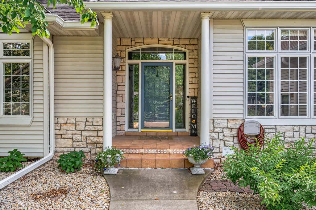 Photo of 11312 Kenworth Lane, Lakeville, MN 55044 (MLS # 7104609)