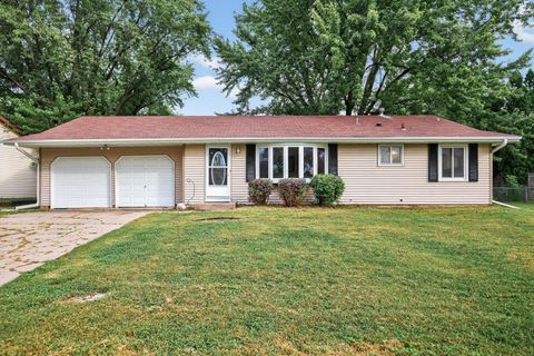 921 Cortland Drive S Apple Valley MN 55124