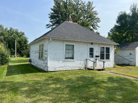 Photo of 605 S 12th Street, Olivia, MN 56277 (MLS # 7004962)