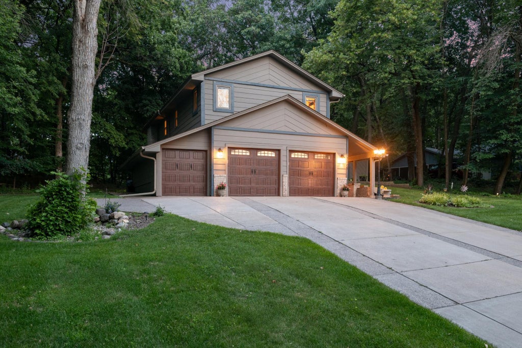 Photo of 2009 Indian Road W, Hopkins, MN 55305 (MLS # 7104683)