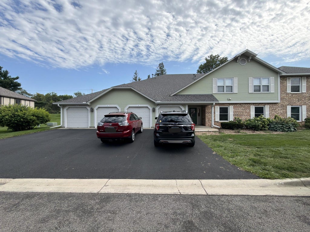 Photo of 5135 Balmoral Lane, Bloomington, MN 55437 (MLS # 7138477)