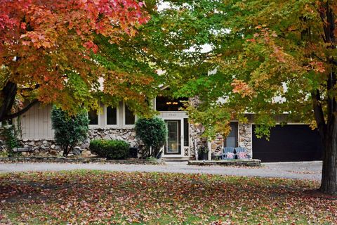 1560 Rhode Island Avenue N Golden Valley MN 55427