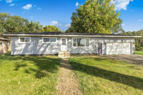 Photo of 518 W 5th Street, Litchfield, MN 55355 (MLS # 6801676)