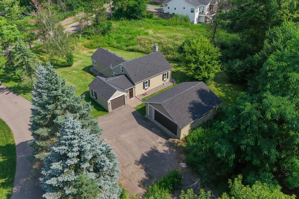 Photo of 1922 Oakland Road, Minnetonka, MN 55305 (MLS # 7146344)