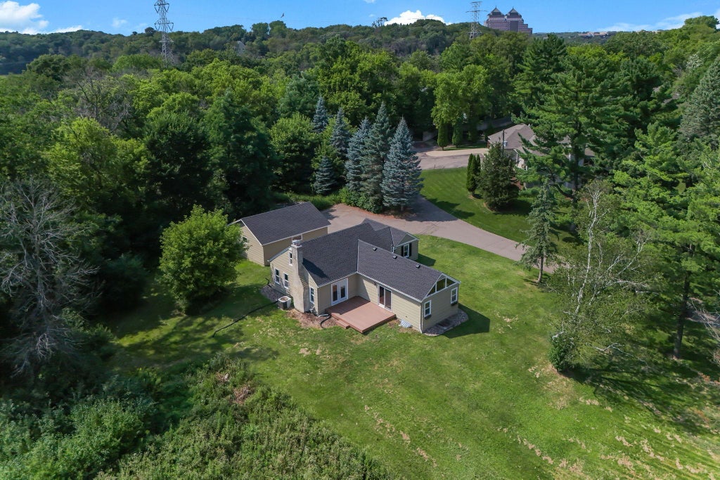 Photo of 1922 Oakland Road, Minnetonka, MN 55305 (MLS # 7146344)