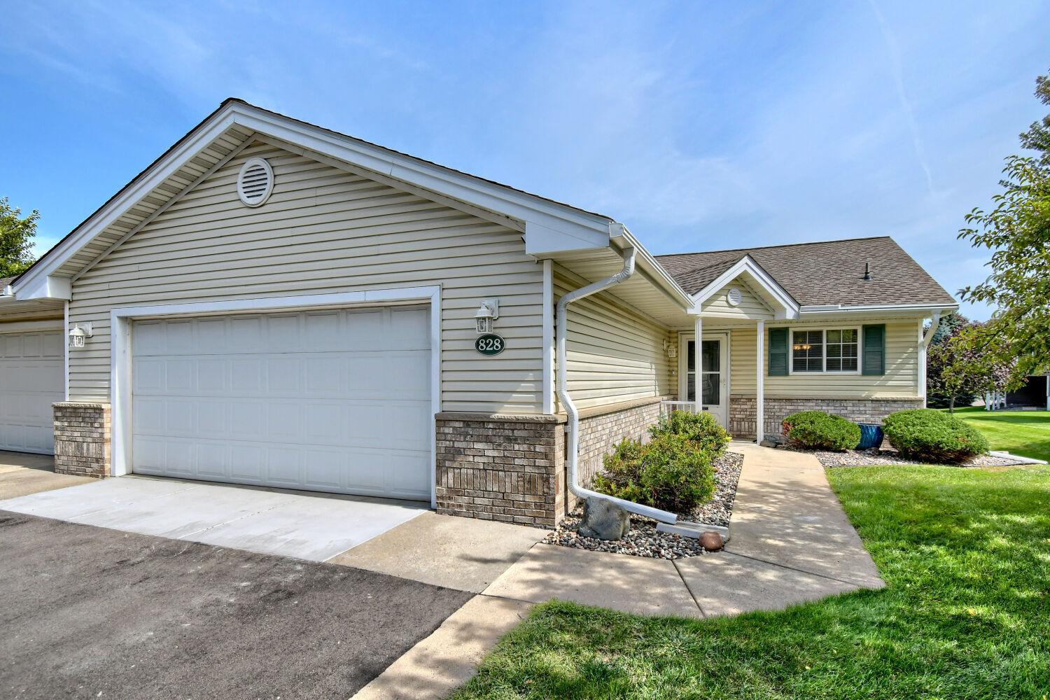 828 Woodland Drive