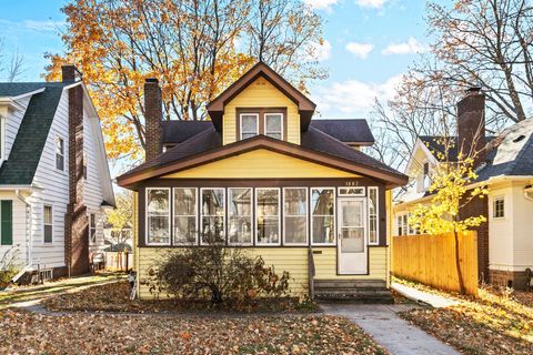 1882 Ashland Avenue Saint Paul MN 55104