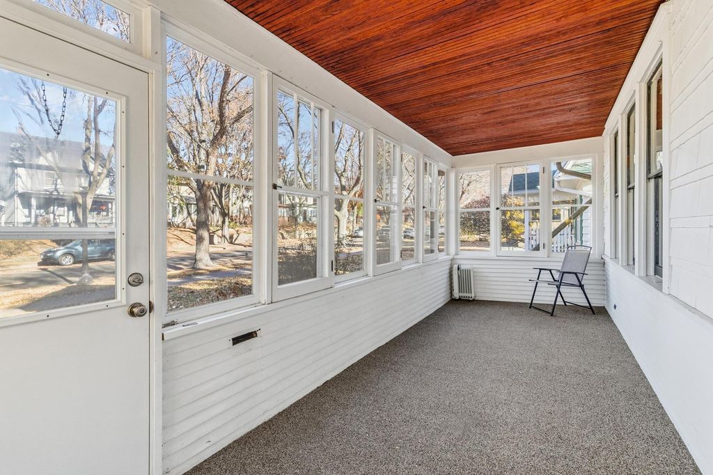 Photo of 1882 Ashland Avenue, Saint Paul, MN 55104 (MLS # 6819242)