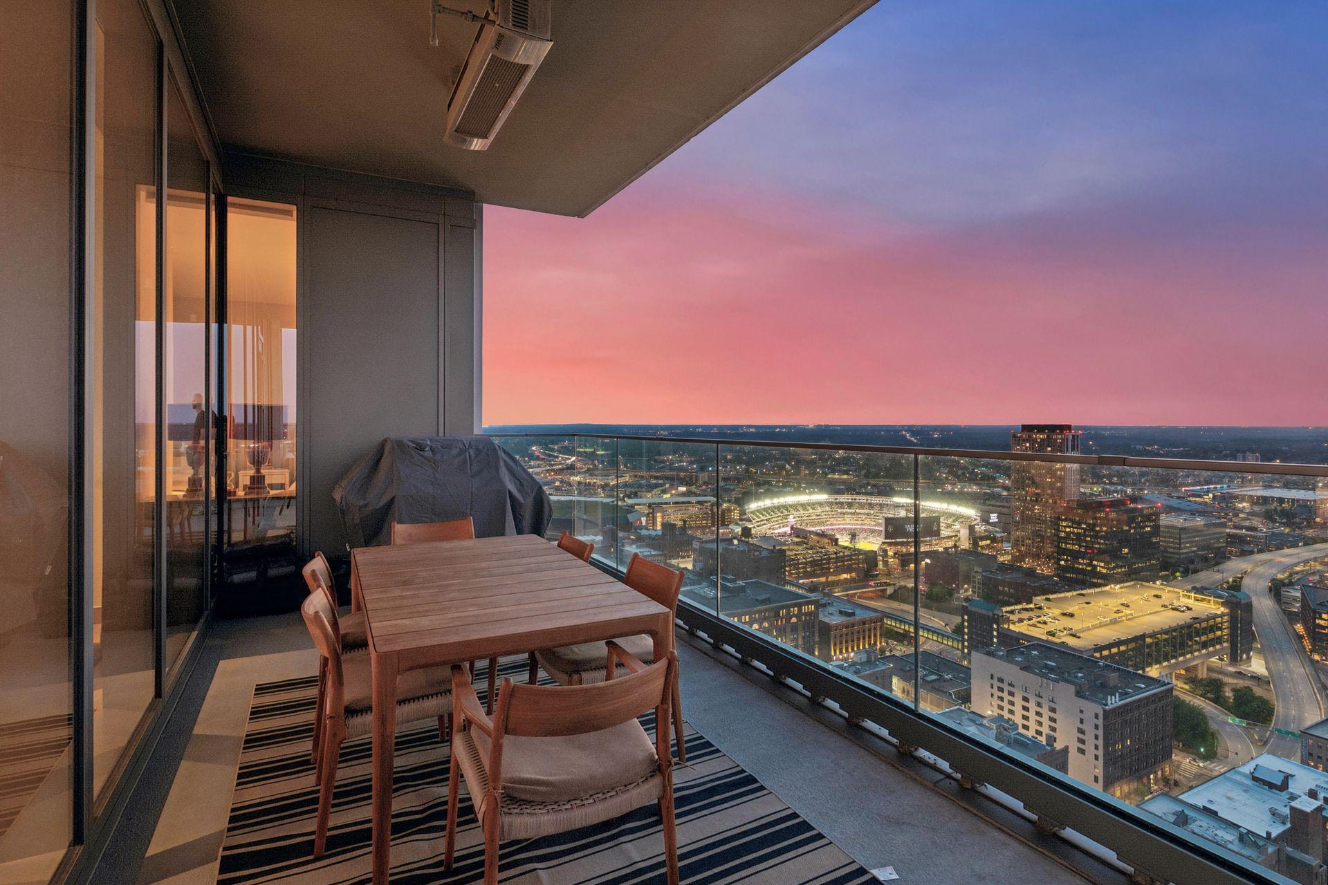 255 Hennepin Avenue 3103