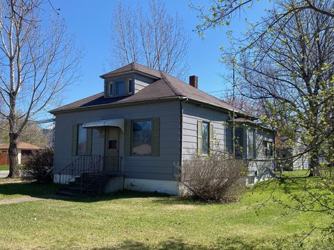 402 S Main Street Mahnomen MN 56557