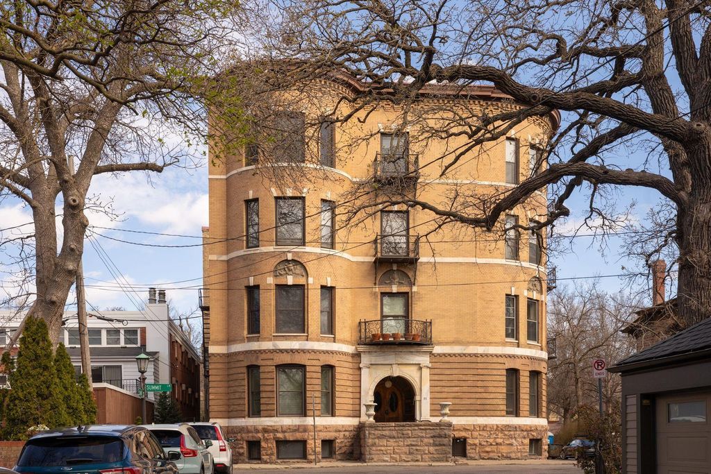 Photo of 11 Summit Court #16, Saint Paul, MN 55102 (MLS # 7048939)