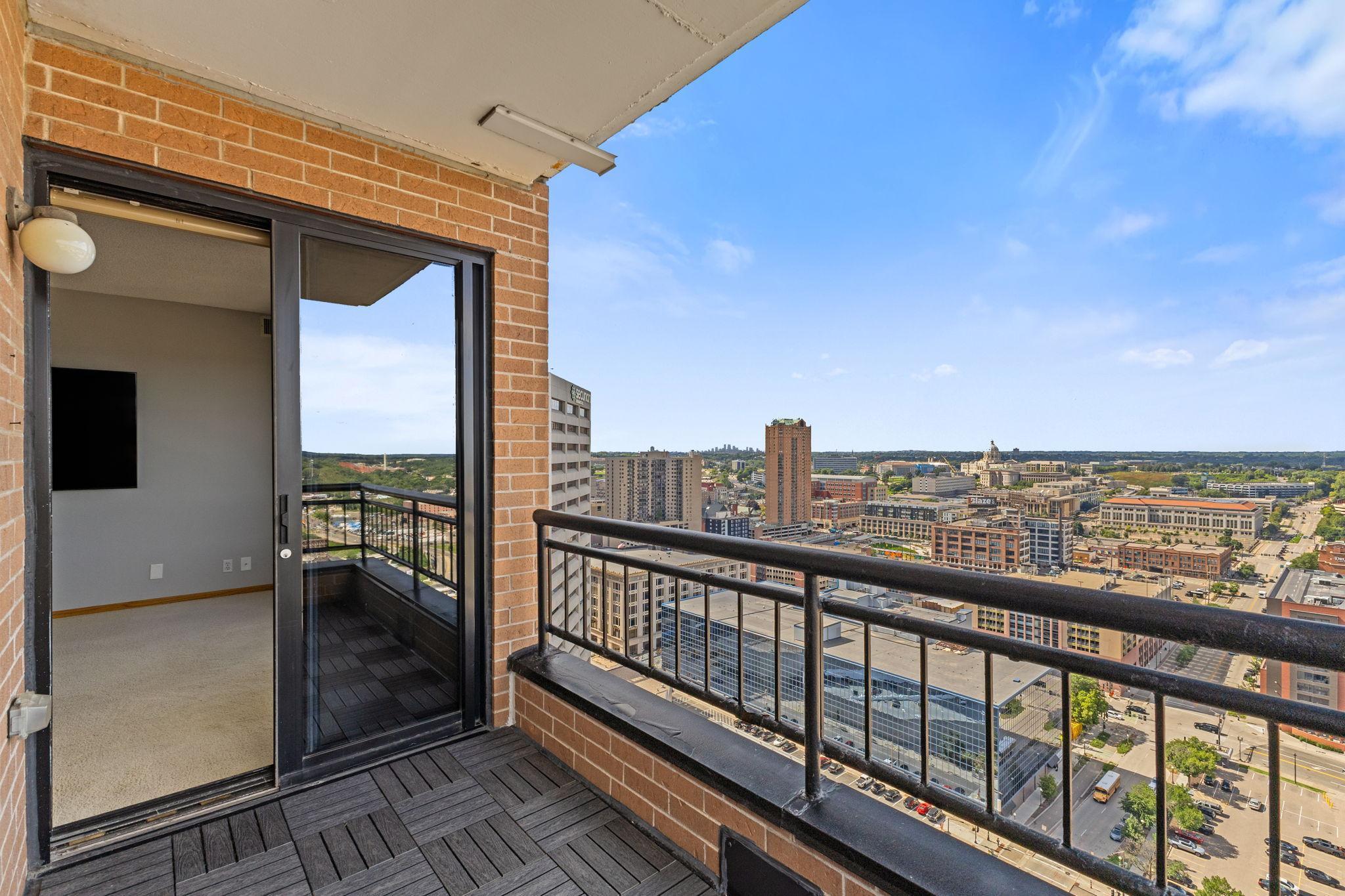 168 6th Street E 2905