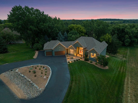 584 VISTA RIDGE LN, SHAKOPEE, MN 55379 - Image f936c85cdaf7bb628c275091c2d0355a/2425373276
