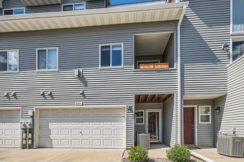 644 Woodduck Drive I Woodbury MN 55125