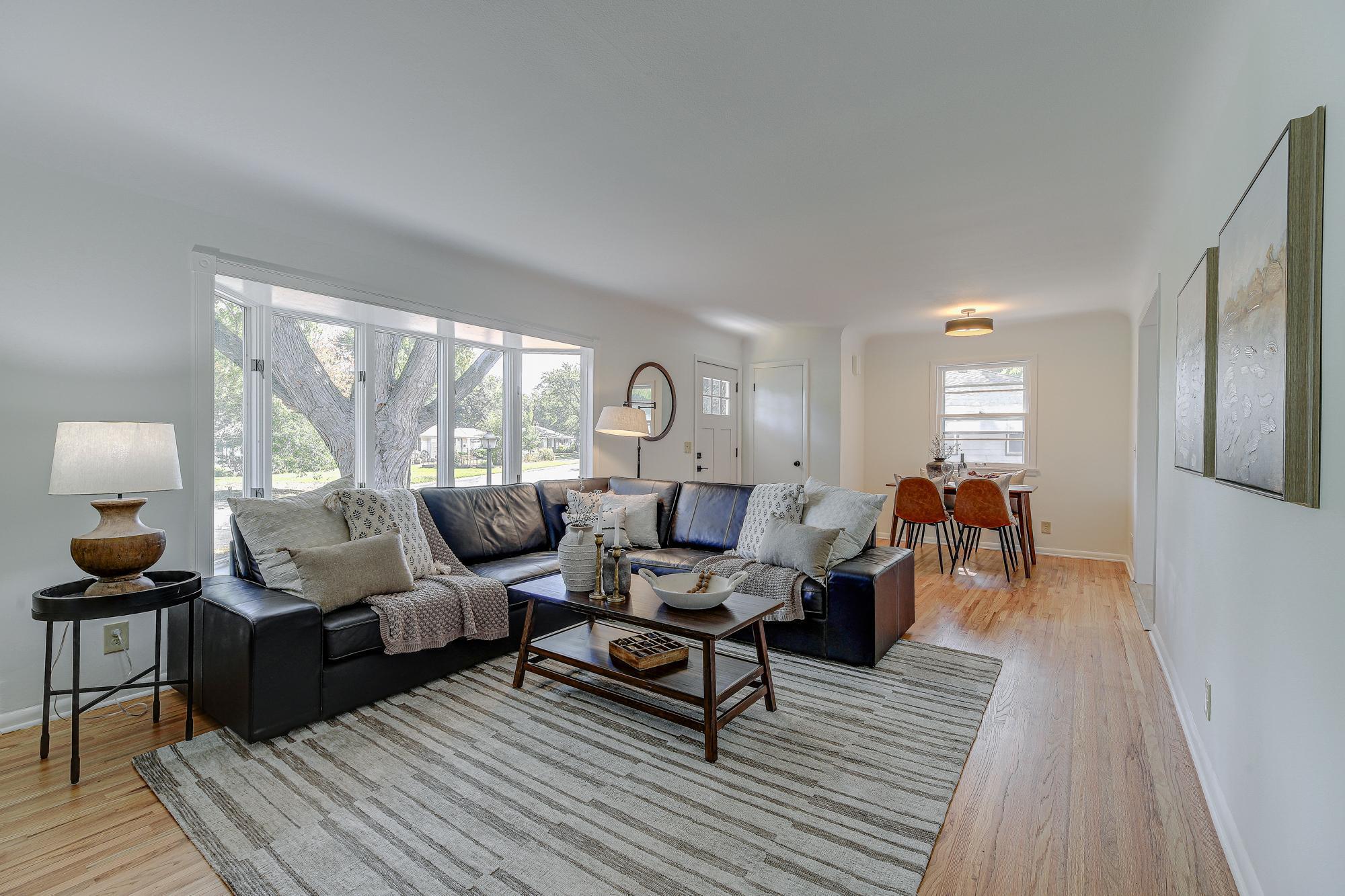 9824 Fremont Avenue S