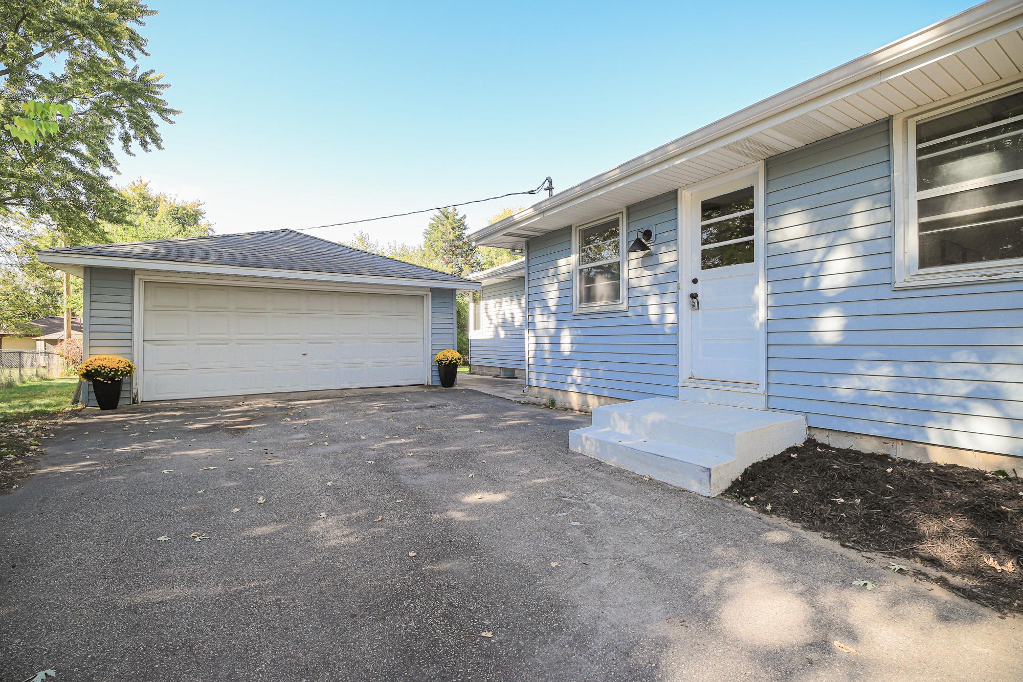 9824 Fremont Avenue S