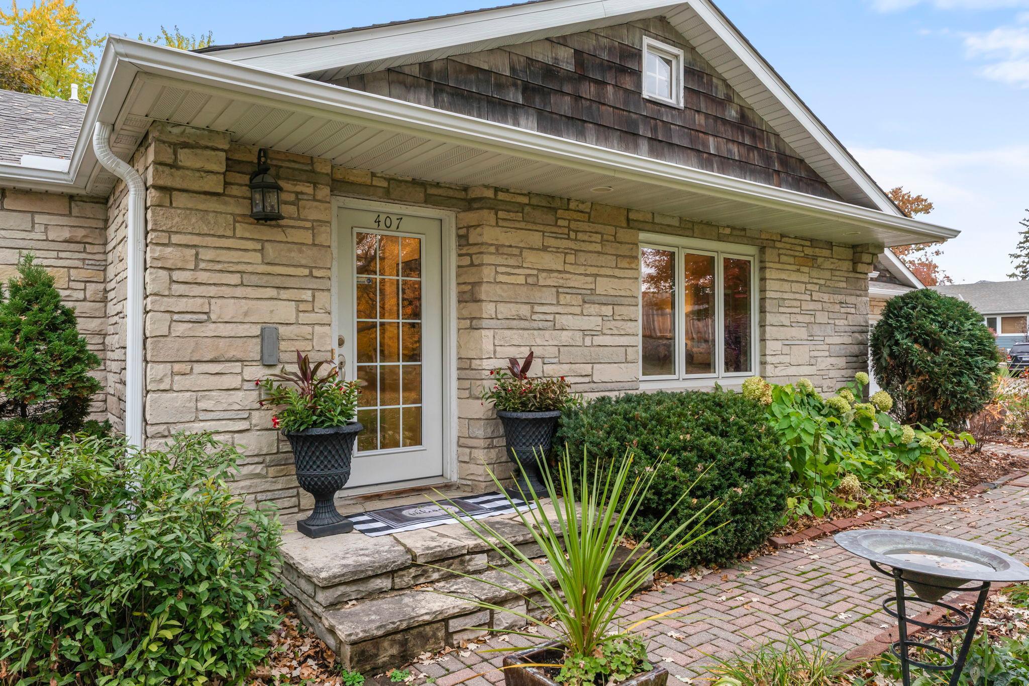 407 Turners Crossroad N