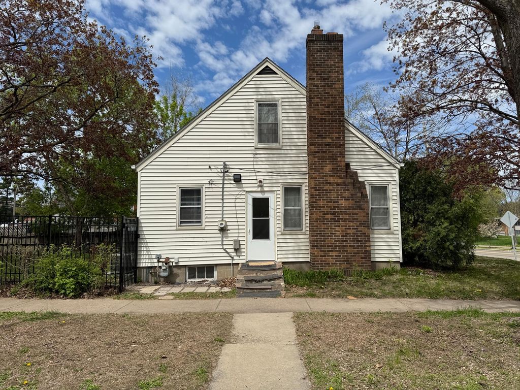 Photo of 2016 Como Avenue, Saint Paul, MN 55108 (MLS # 6703068)