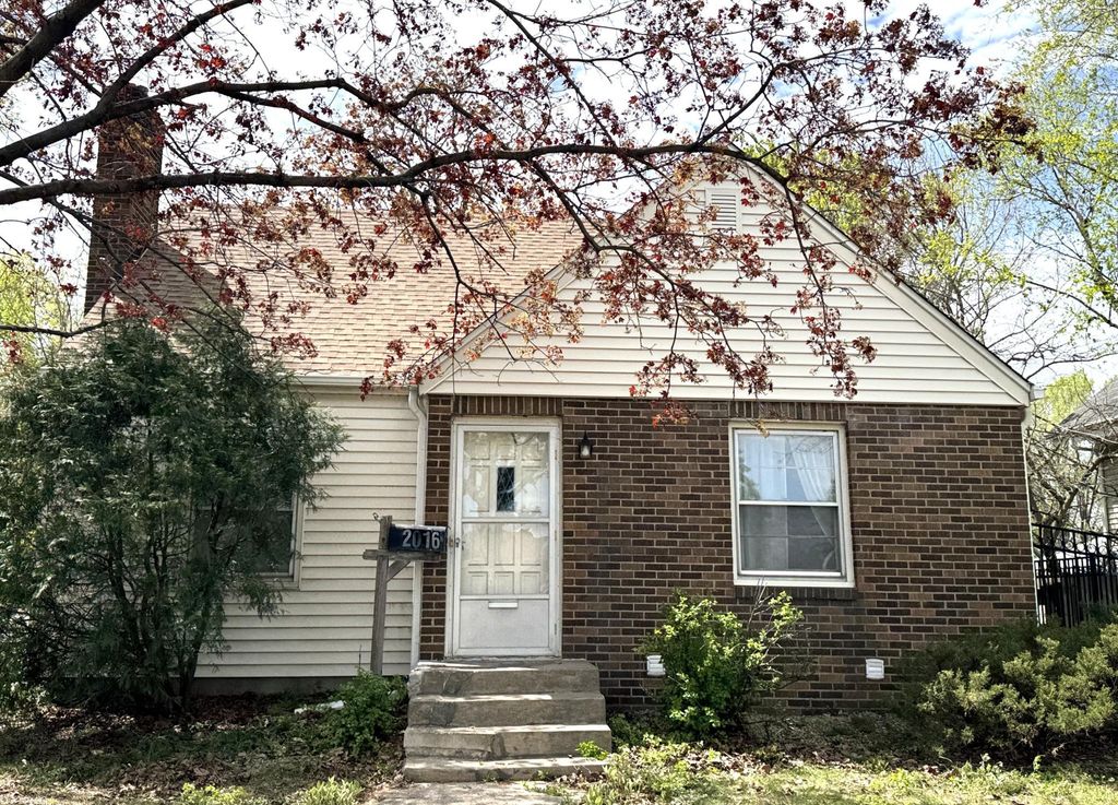 Photo of 2016 Como Avenue, Saint Paul, MN 55108 (MLS # 6703068)